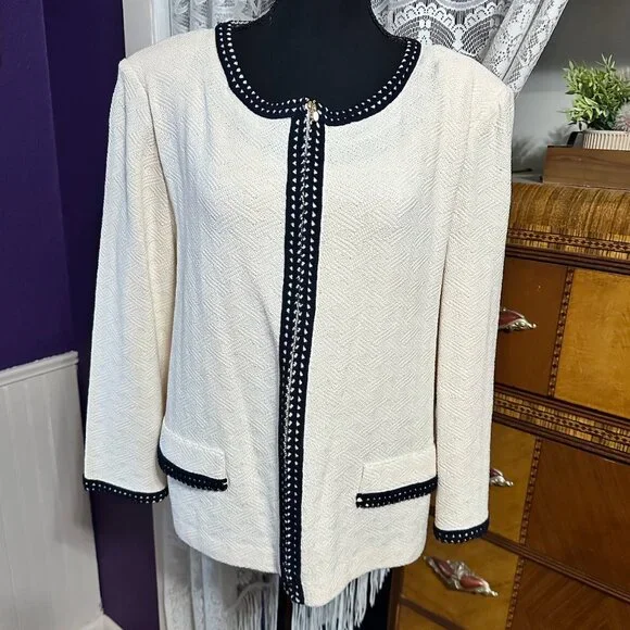 St. John Collection Jacket & Tank - Picture 3 of 6